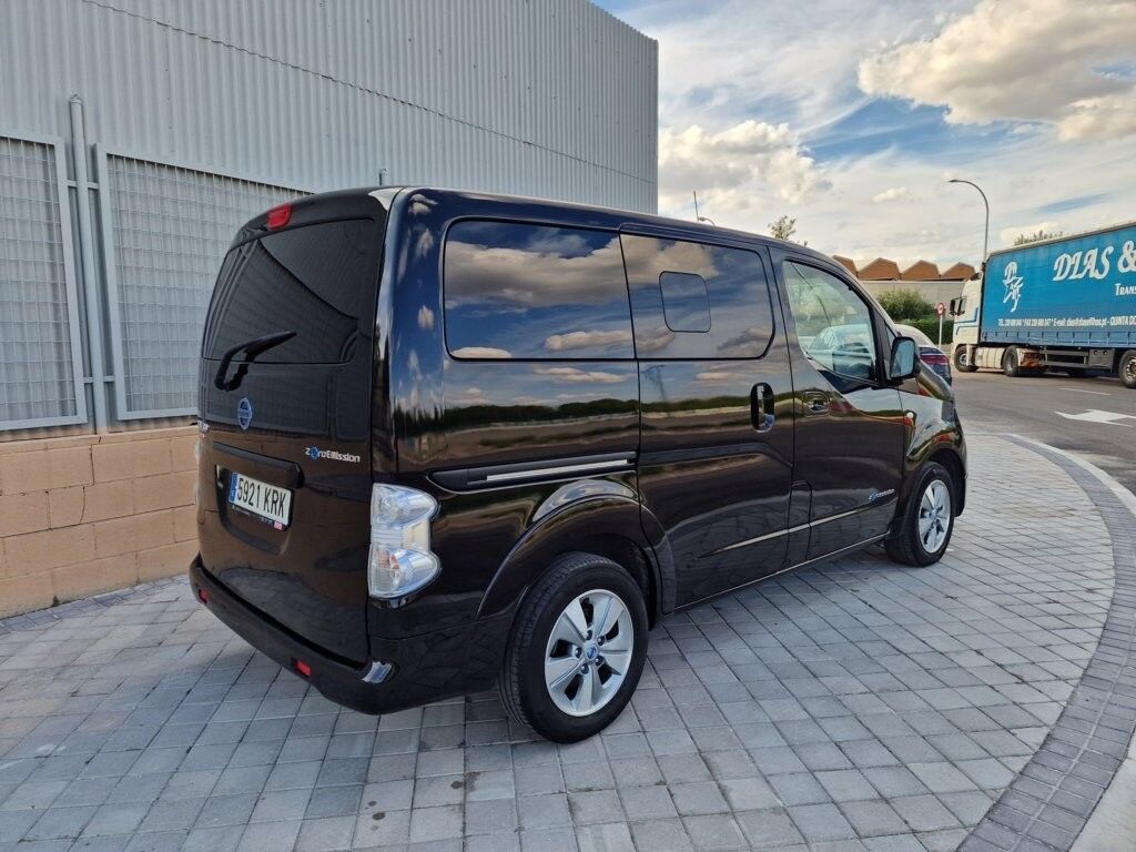 Nissan Evalia con 149000 kilómetros de 2018 de segunda mano en Madrid