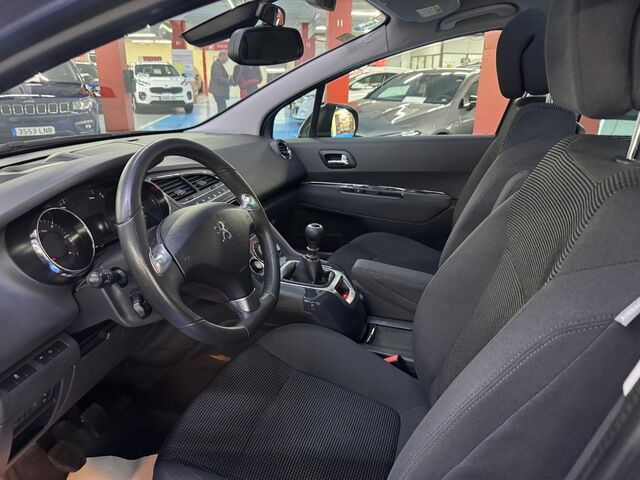 Foto del PEUGEOT 5008 1.6 BlueHDI Allure 7 pl. 120