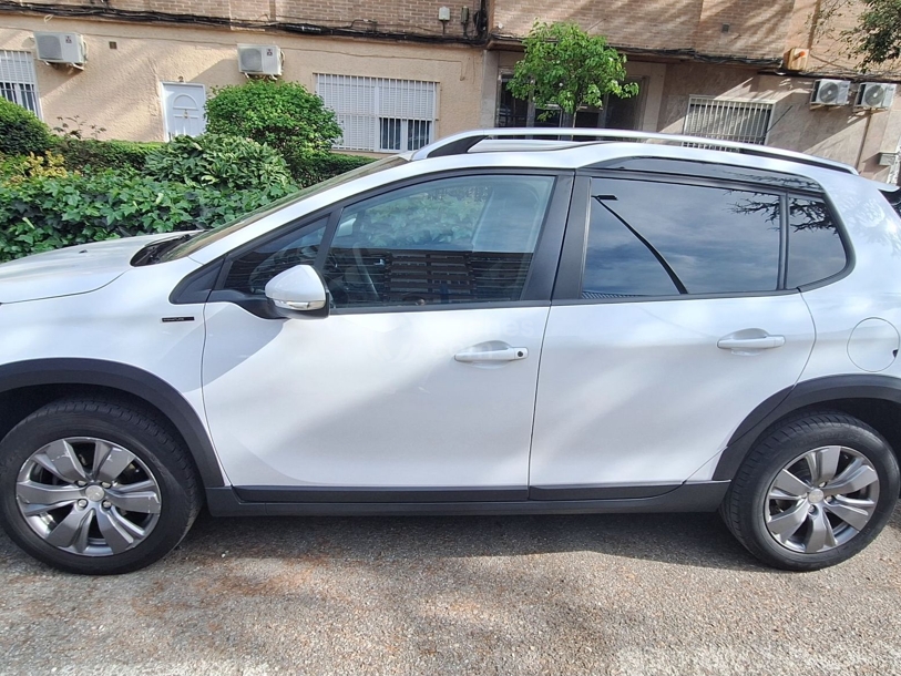 Foto del PEUGEOT 2008 1.2 PureTech S&S Signature 82