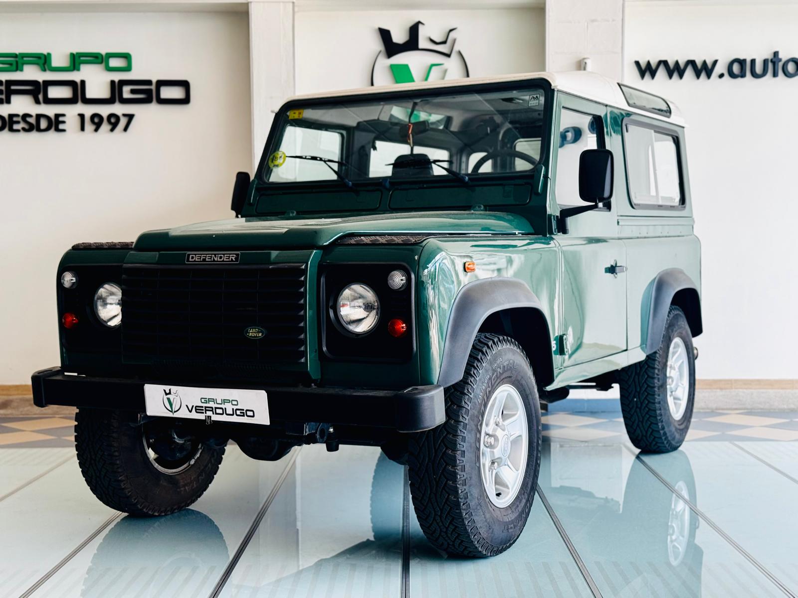 LAND ROVER Defender (90 2.5Td5 SW E) en Sevilla