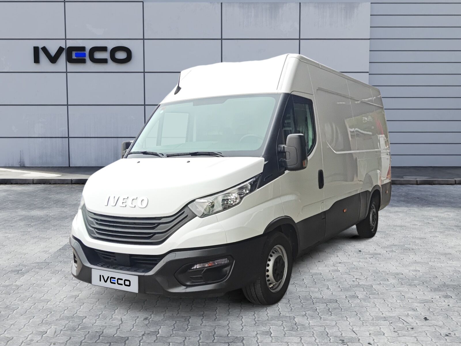 Foto del IVECO Daily Furgón 35C16 V 3520L H2 12.0 156