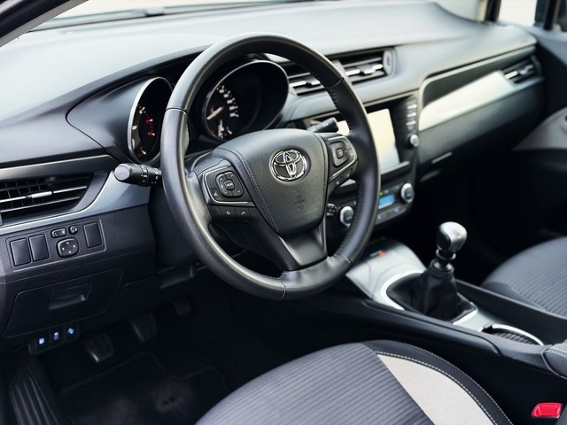 Imagen 2 de TOYOTA Avensis