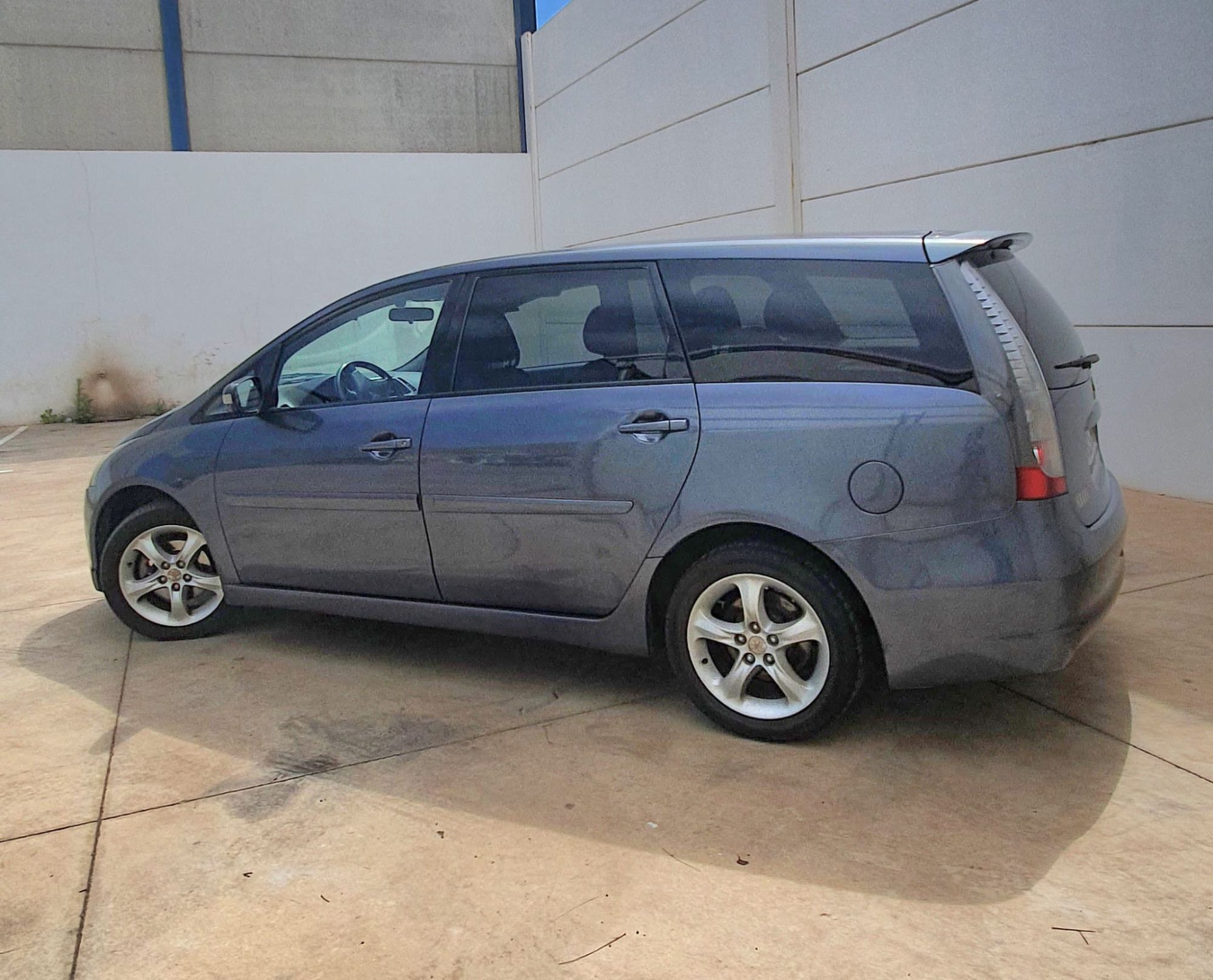 Foto del MITSUBISHI Grandis 2.0DI-D Intense