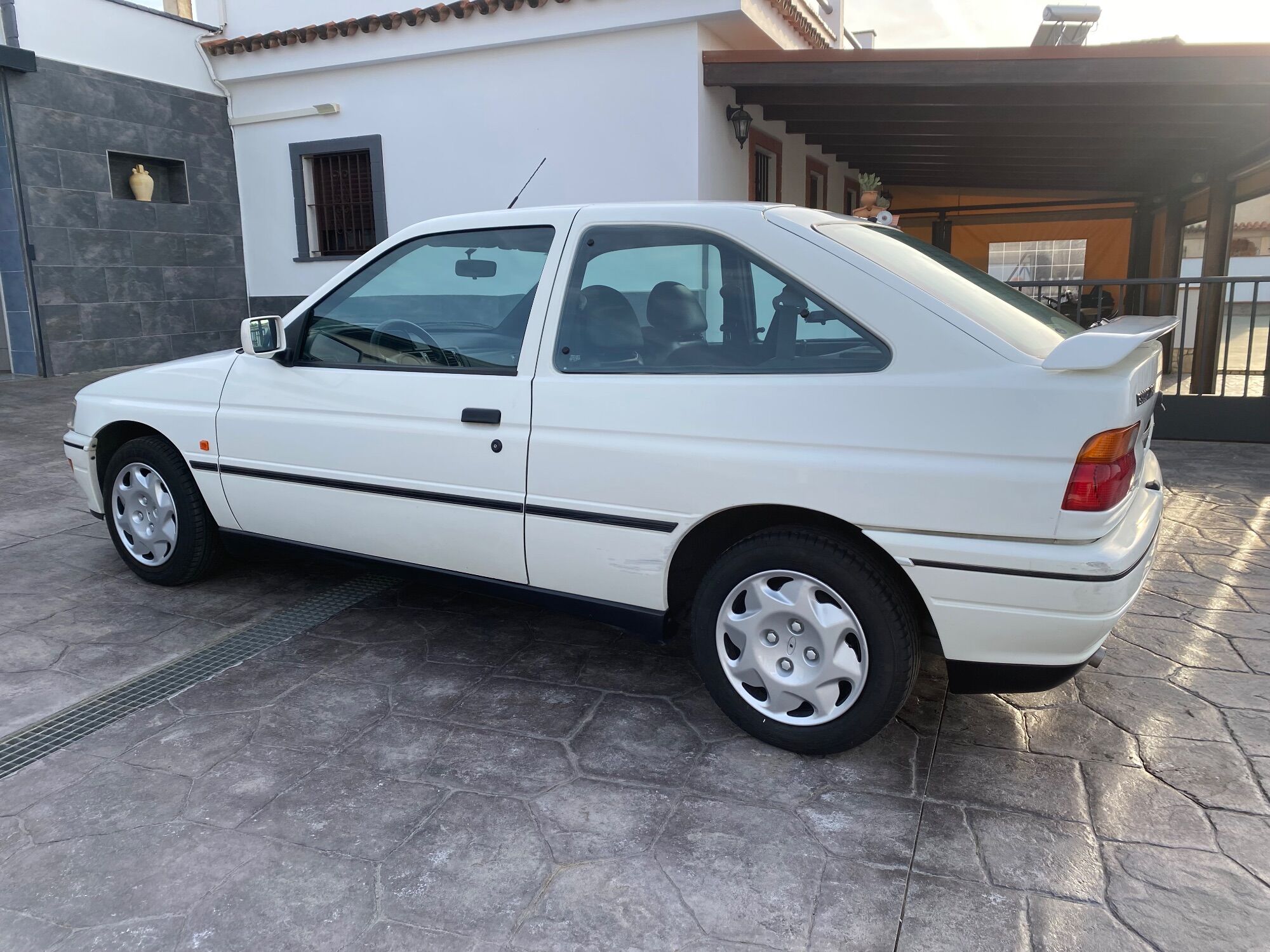 Foto del FORD Escort 1.8i 16v XR3