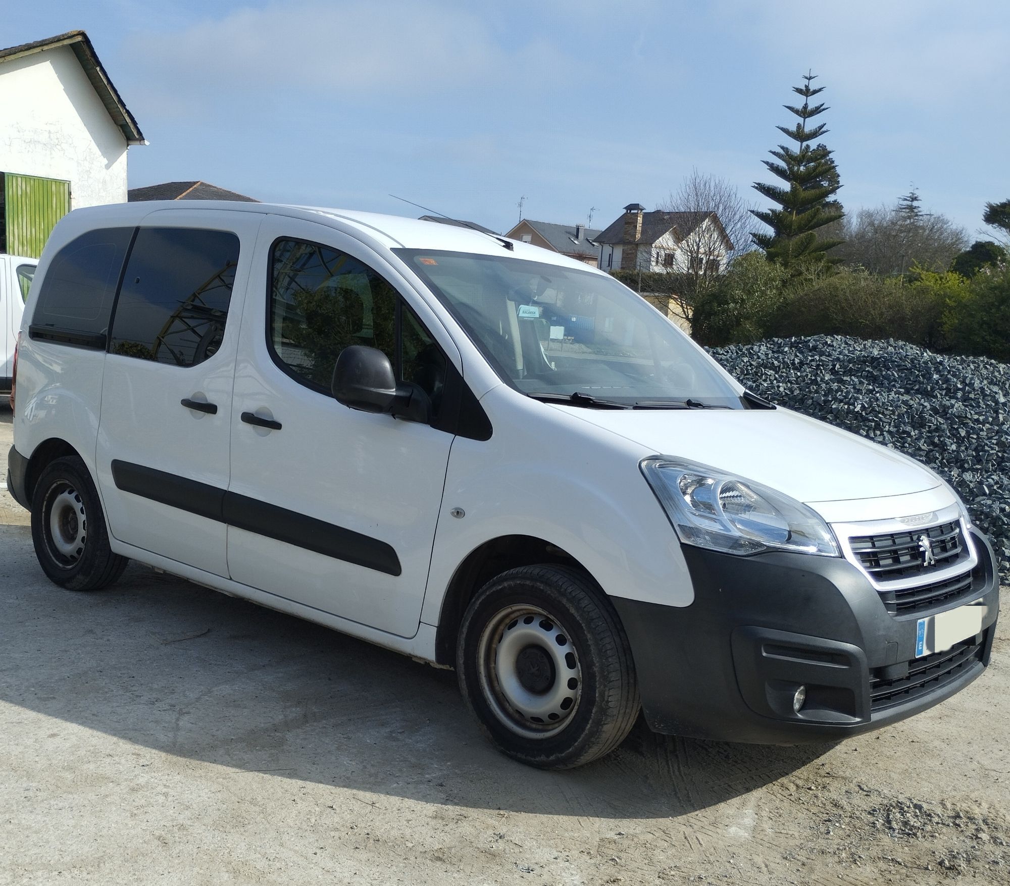 Foto del PEUGEOT Partner Tepee 1.6BlueHDI Access 75
