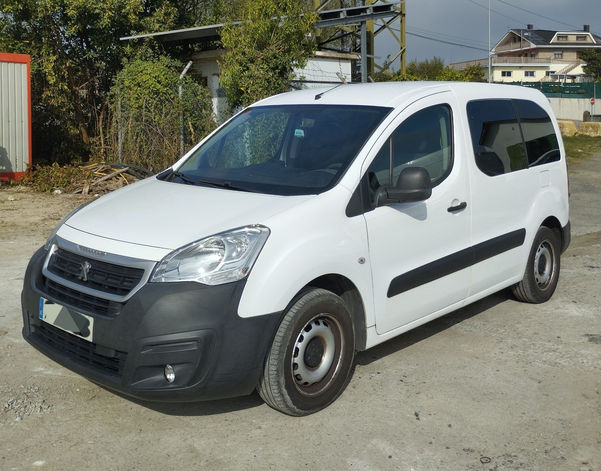 Foto del PEUGEOT Partner Tepee 1.6BlueHDI Access 75