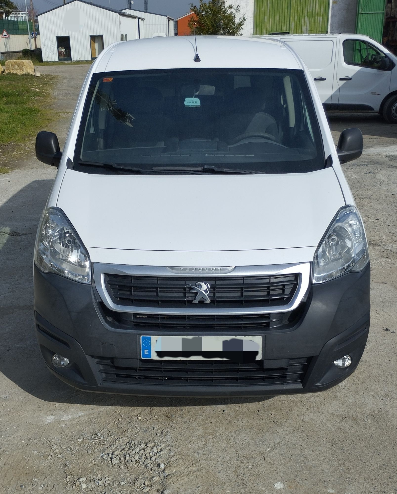 Foto del PEUGEOT Partner Tepee 1.6BlueHDI Access 75