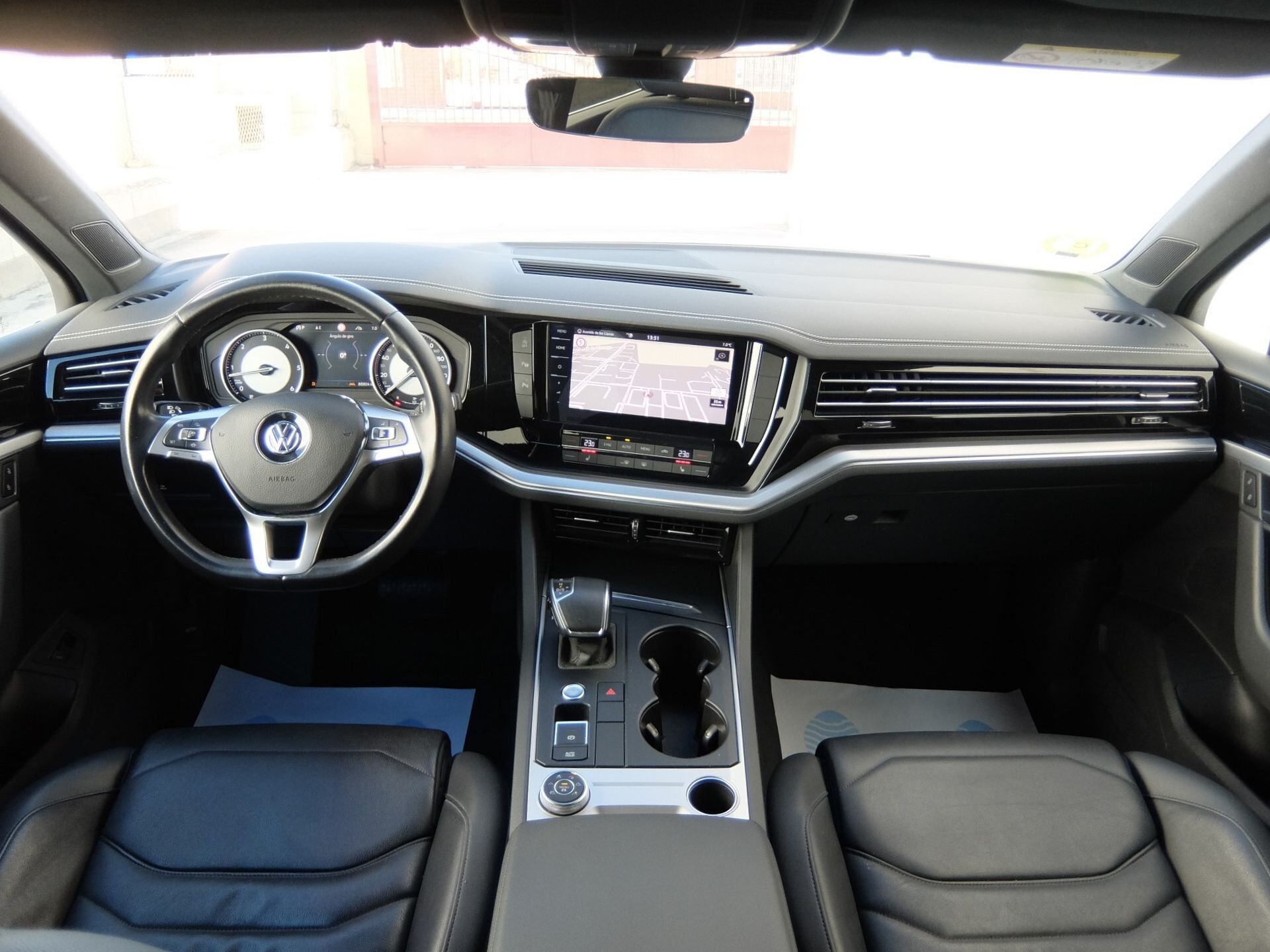 Foto del VOLKSWAGEN Touareg 3.0TDI V6 R-Line Tiptronic 4Motion 170kW