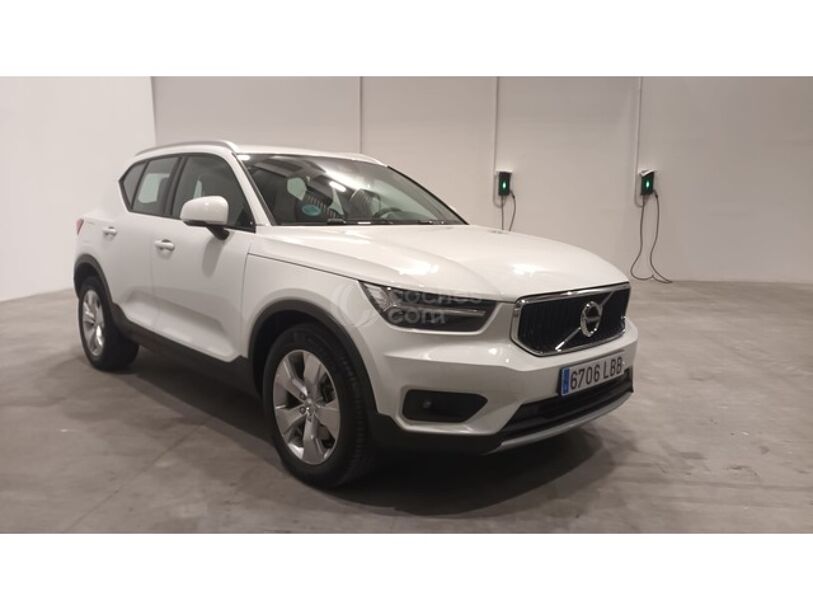 Foto del VOLVO XC40 D4 Momentum AWD Aut.