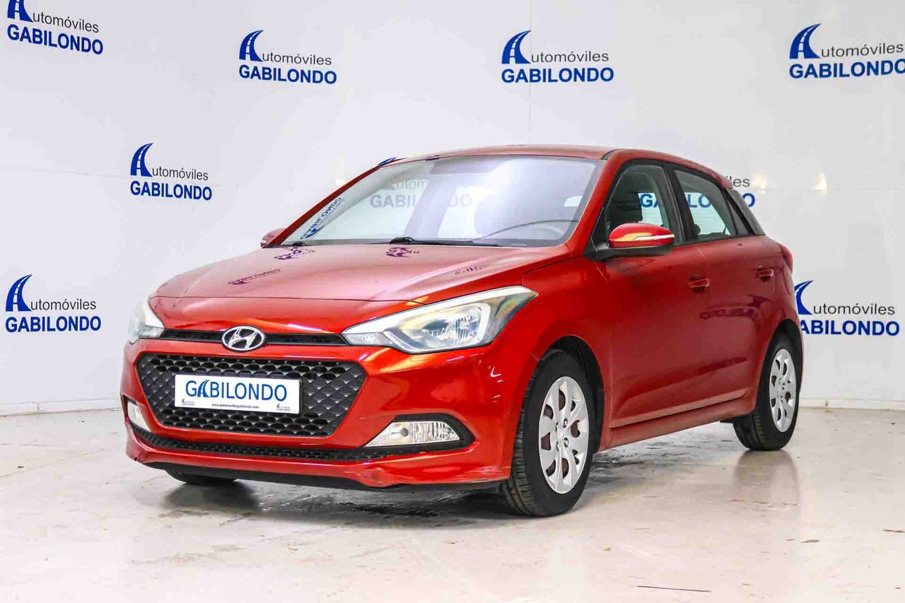 HYUNDAI i20 (1.1 CRDi Essence) en Valladolid