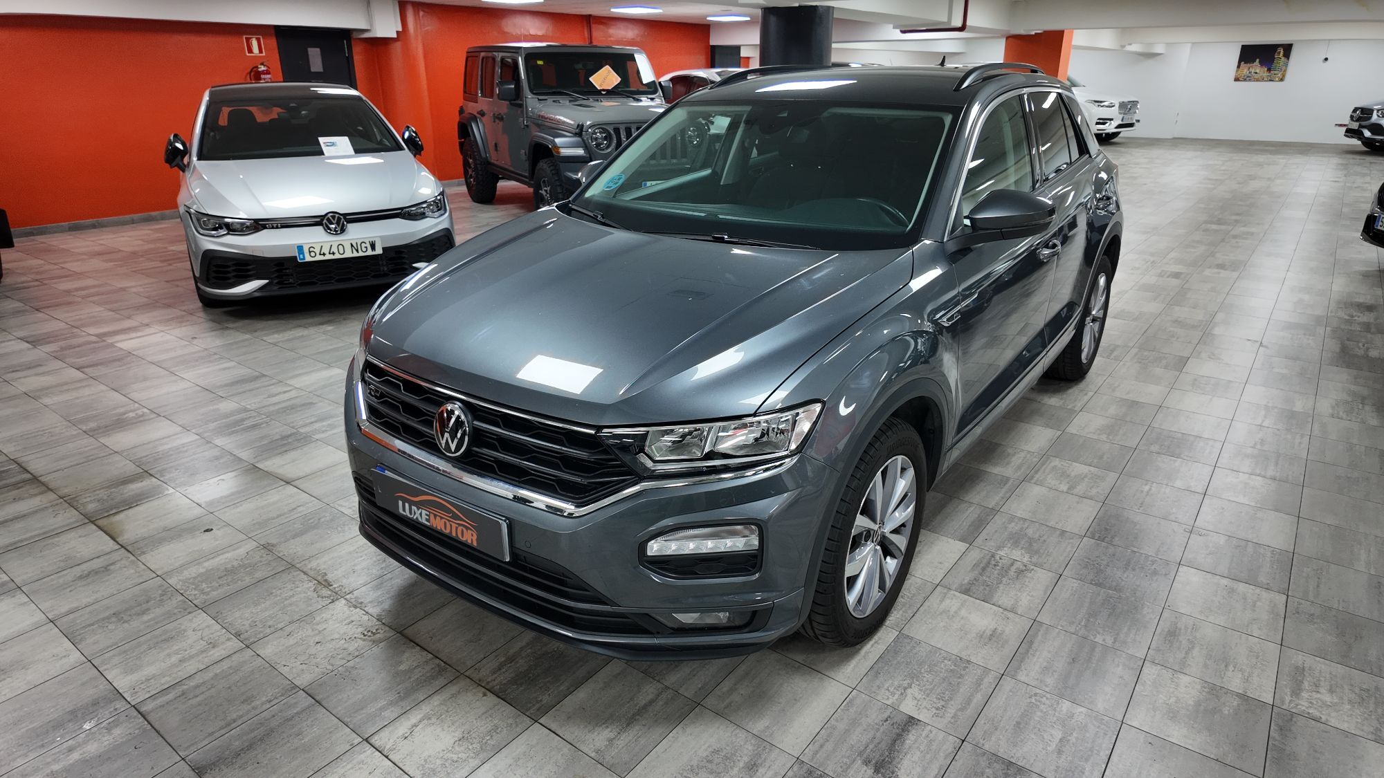 VOLKSWAGEN T-Roc (1.5 TSI R-Line) en Madrid