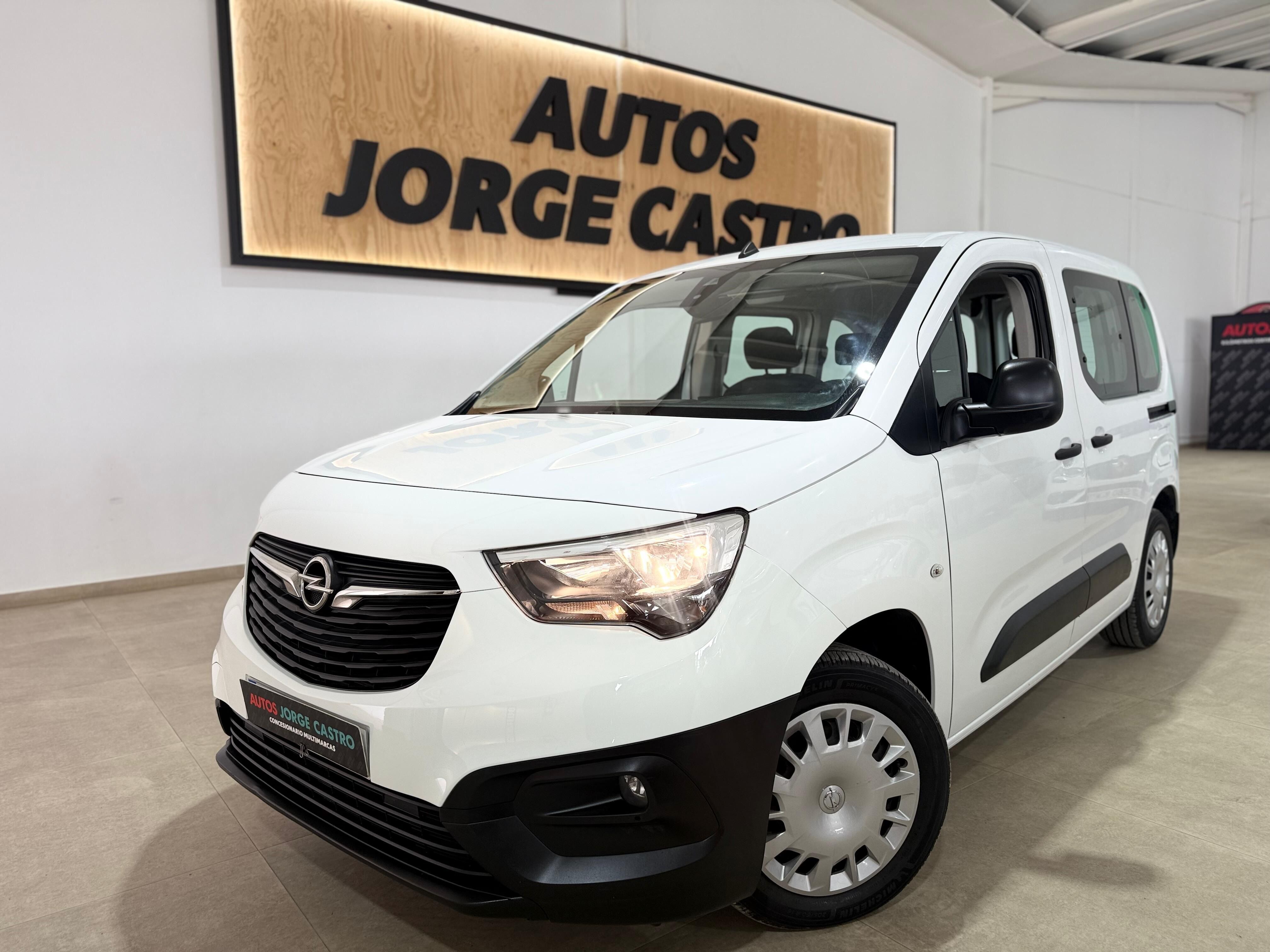 OPEL Combo (1.5 TD 75kW (100CV) S/S Expression L) en Sevilla