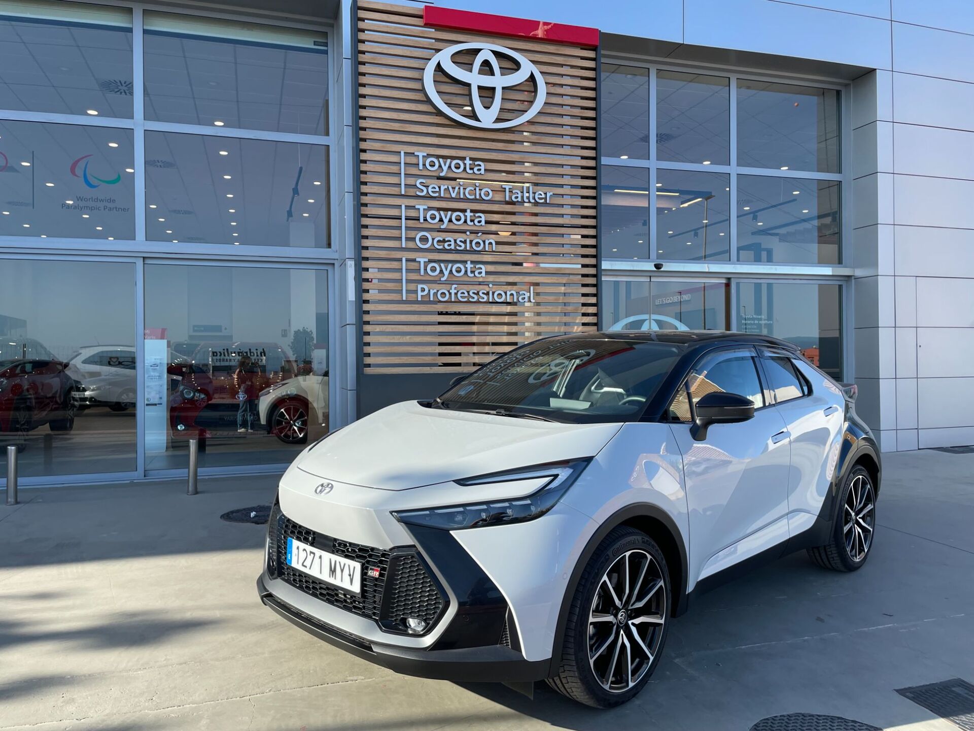 Imagen 2 de TOYOTA C-HR