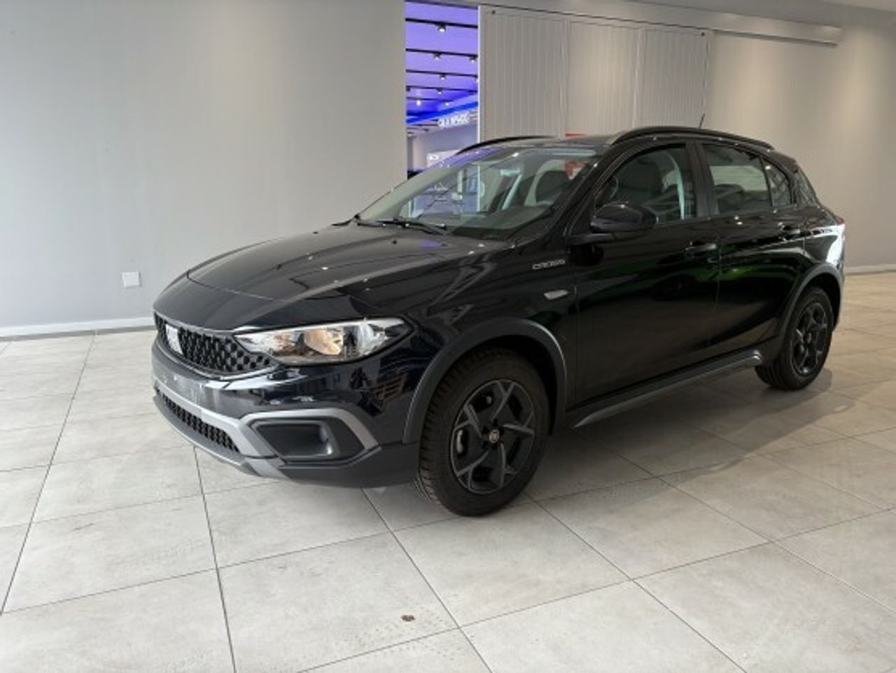 FIAT Tipo (1.6 MULTIJET CITY CROSS 130 5P) en Cantabria