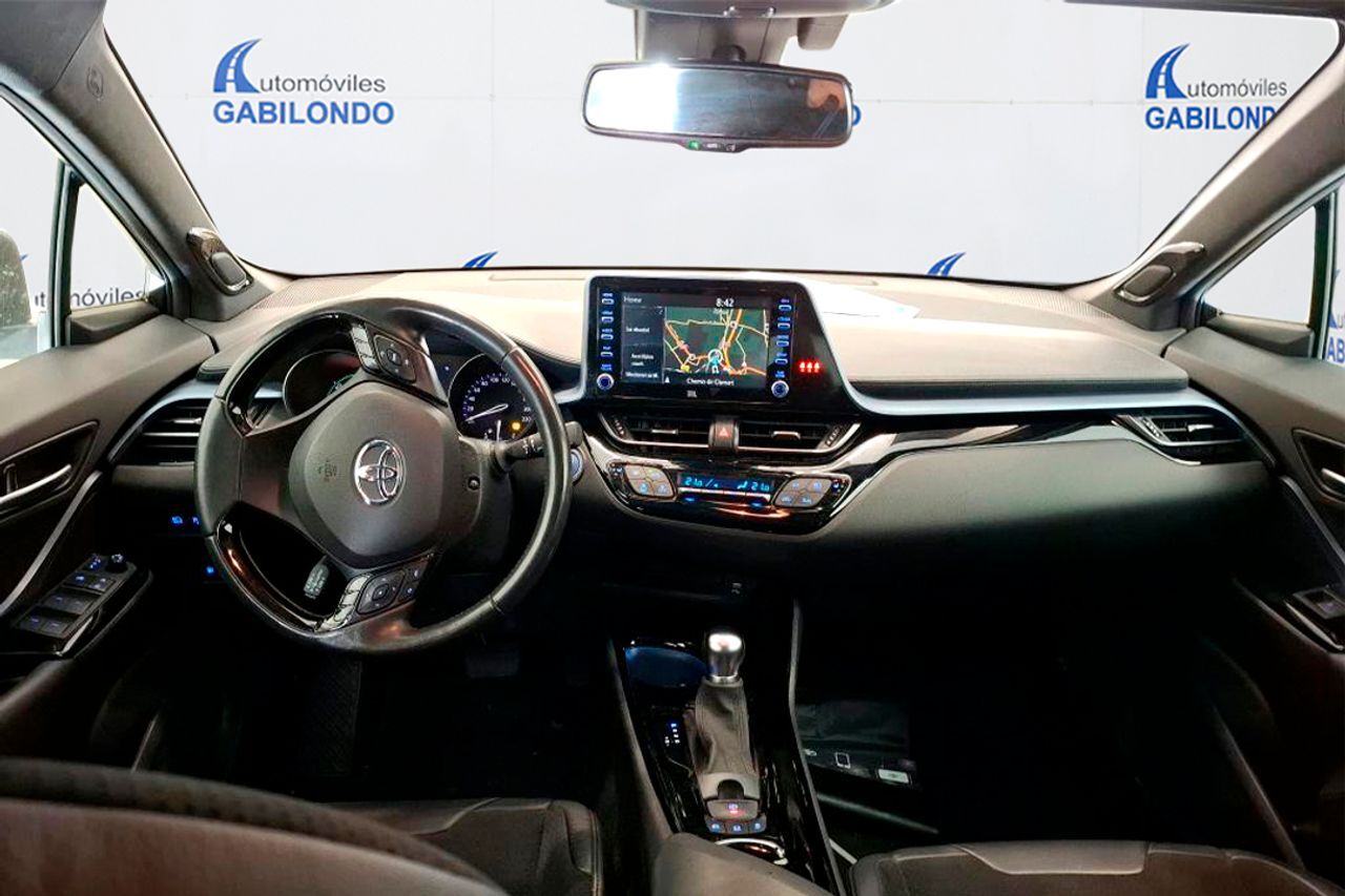 Foto del TOYOTA C-HR 180H Advance