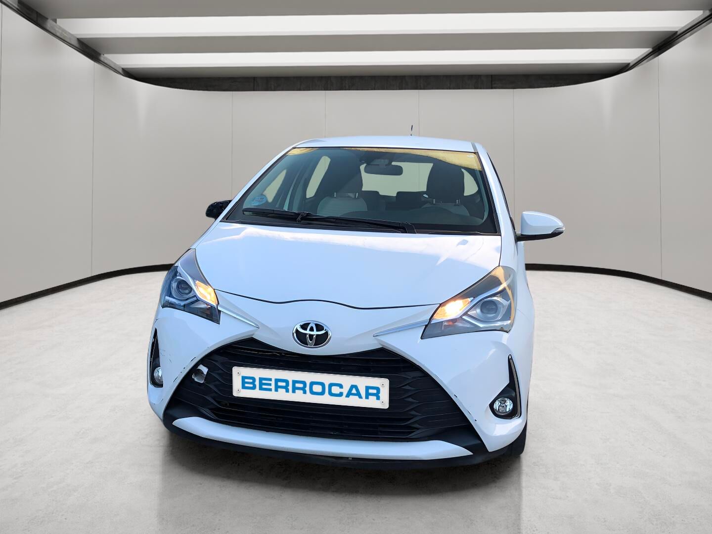 TOYOTA Yaris (1.5 Active 82 kW (111 CV)) en Sevilla