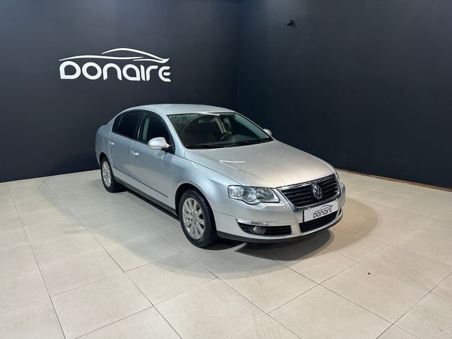 VOLKSWAGEN Passat (2.0 TDI 140cv DPF Highline) en Coruña, A