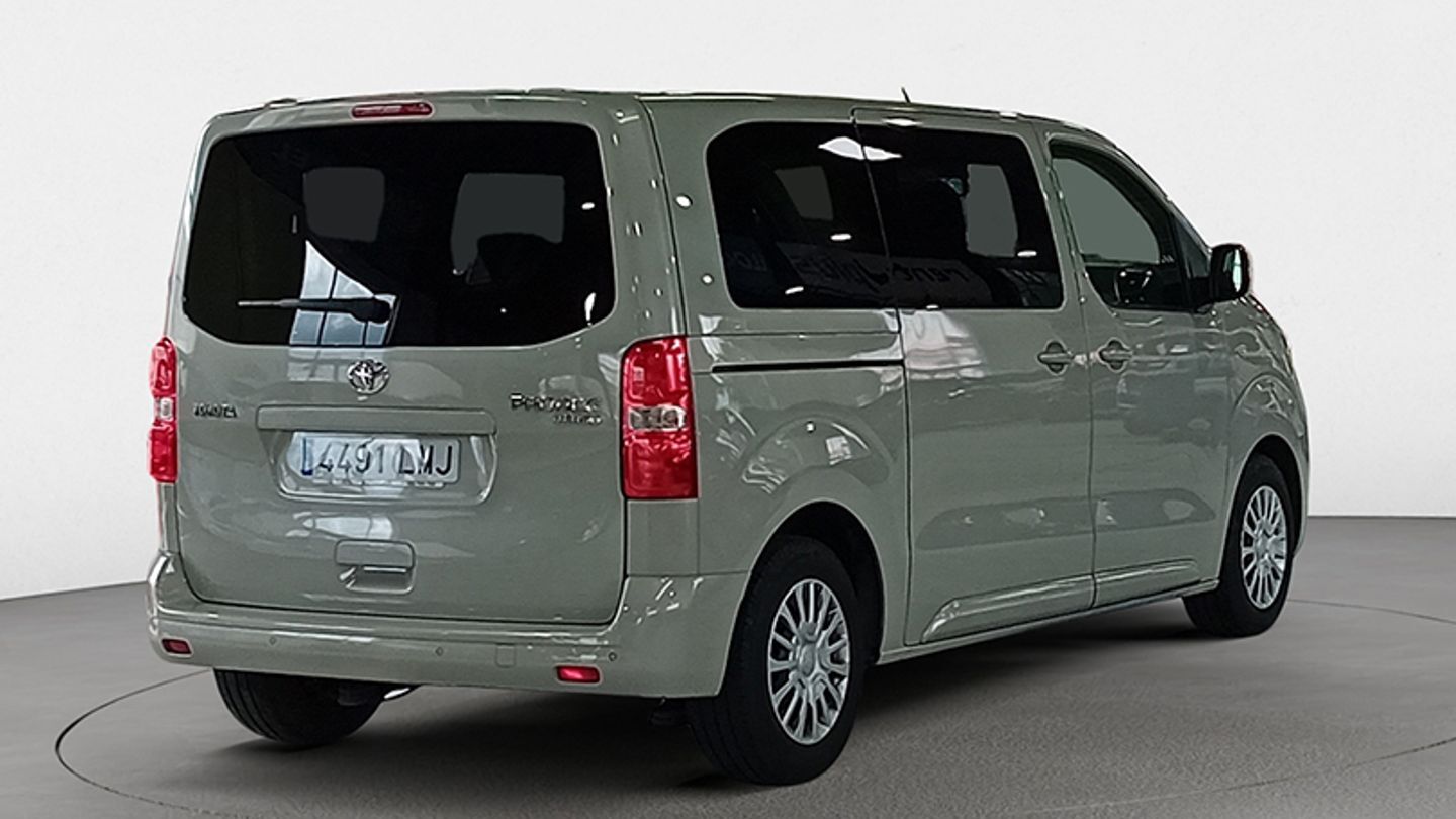Foto del TOYOTA Proace Verso Proace Family L2 2.0D 8pl. Advance Aut. 150