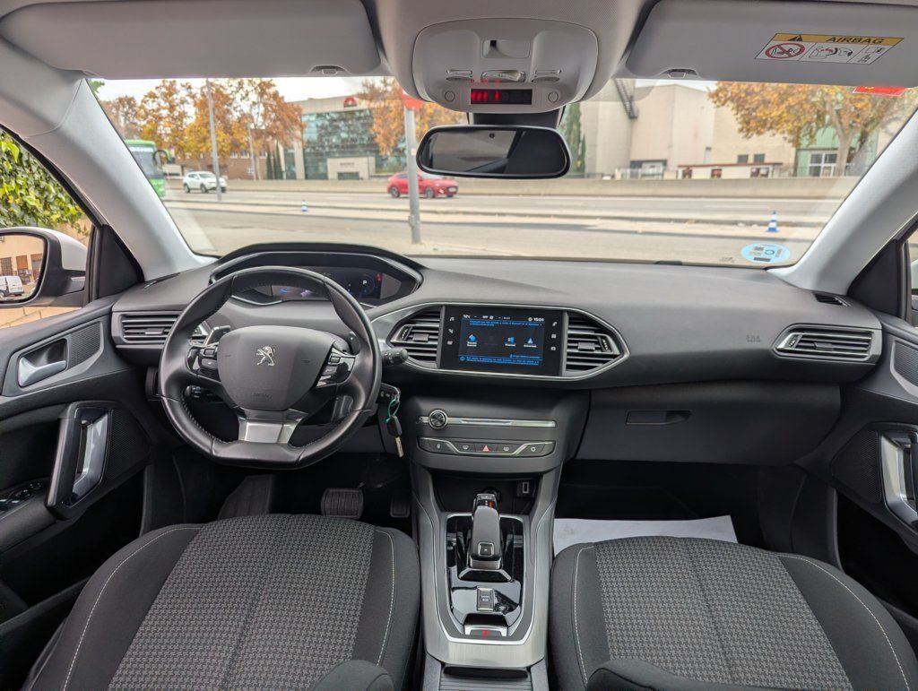 PEUGEOT 308 (1.5 BlueHDi S&S Allure Pack EAT8 130) en Madrid