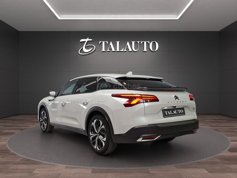 Foto del CITROEN C5 X Hybrid Shine EAT8 225