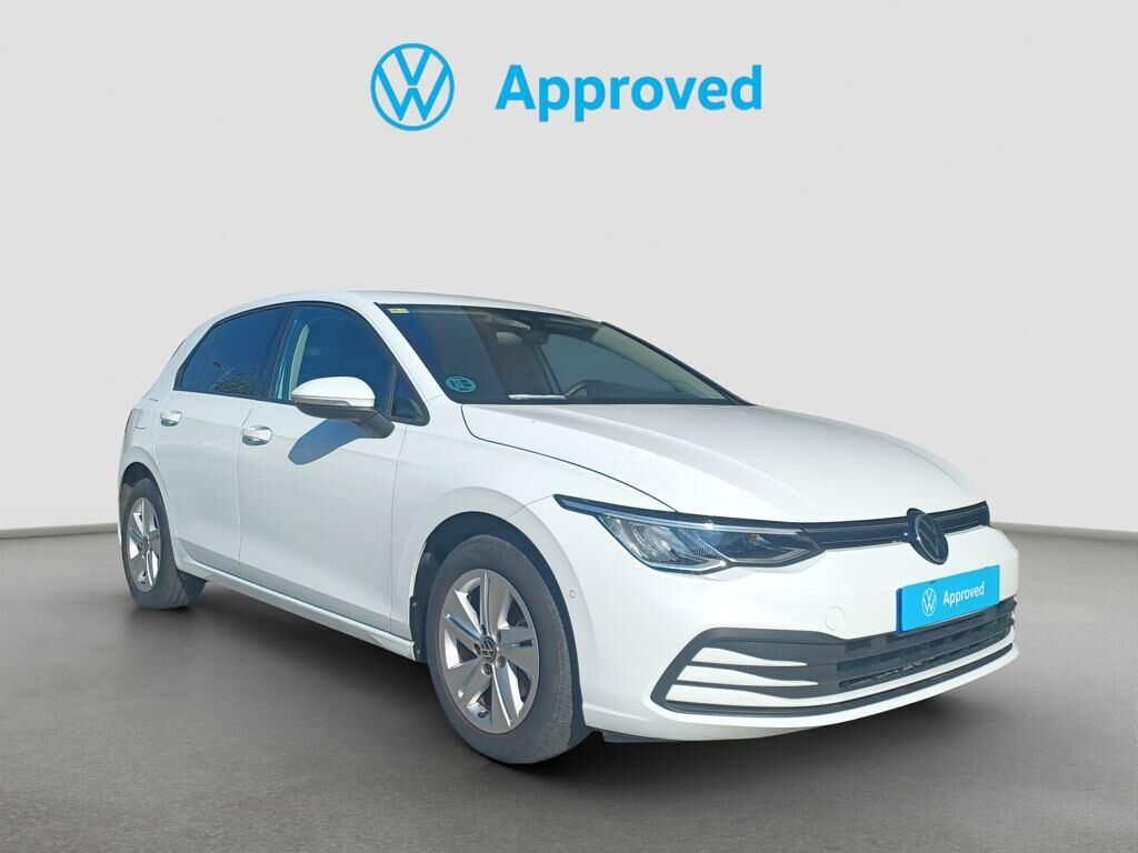 VOLKSWAGEN Golf (Life 1.5 TSI 96 kW (130 CV)) en Barcelona