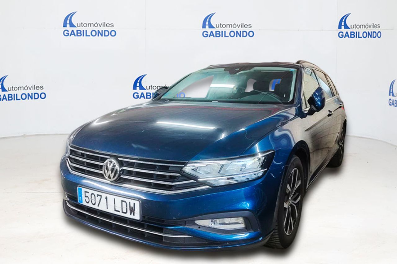 VOLKSWAGEN Passat (Variant Executive 1.5 TSI 110kW DSG) en Valladolid