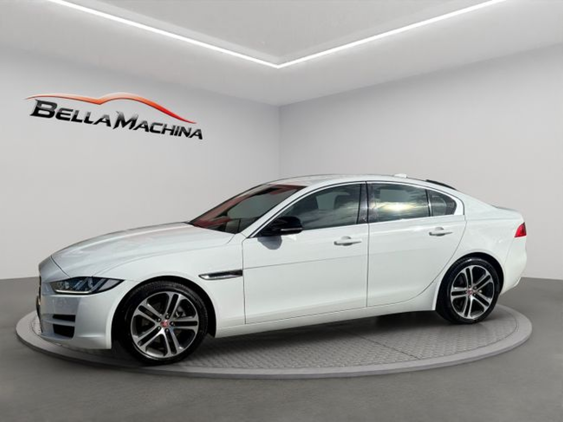 Imagen de JAGUAR XE