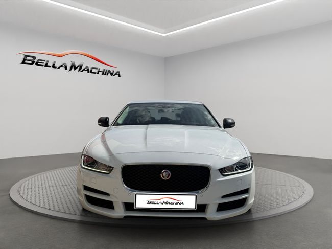 Foto del JAGUAR XE 2.0i4D R-Dyn SE RWD Aut. 180