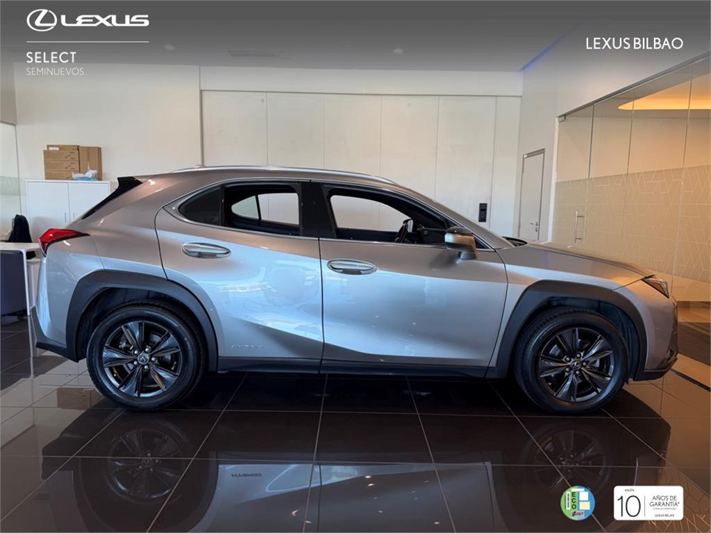 Foto del LEXUS UX 250h Business 4WD