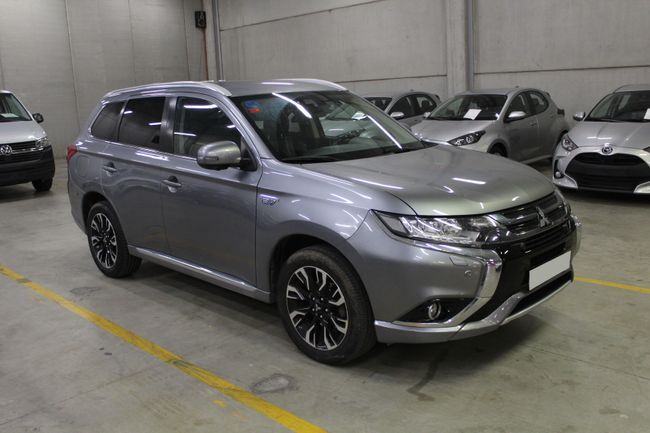 Foto del MITSUBISHI Outlander PHEV Kaiteki 4WD