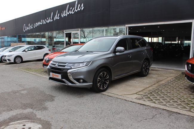 MITSUBISHI Outlander (2.0PHEV 203CV KAITEKI) en Madrid