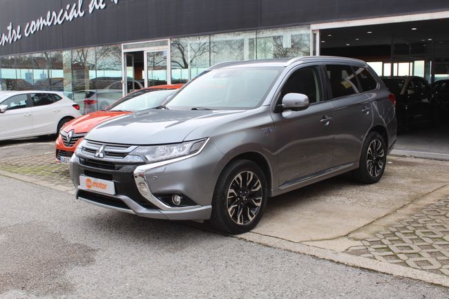 Foto del MITSUBISHI Outlander PHEV Kaiteki 4WD
