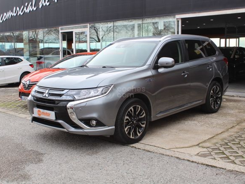 Foto del MITSUBISHI Outlander PHEV Kaiteki 4WD