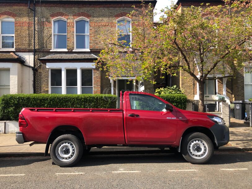 Foto del TOYOTA Hilux Cabina Sencilla GX