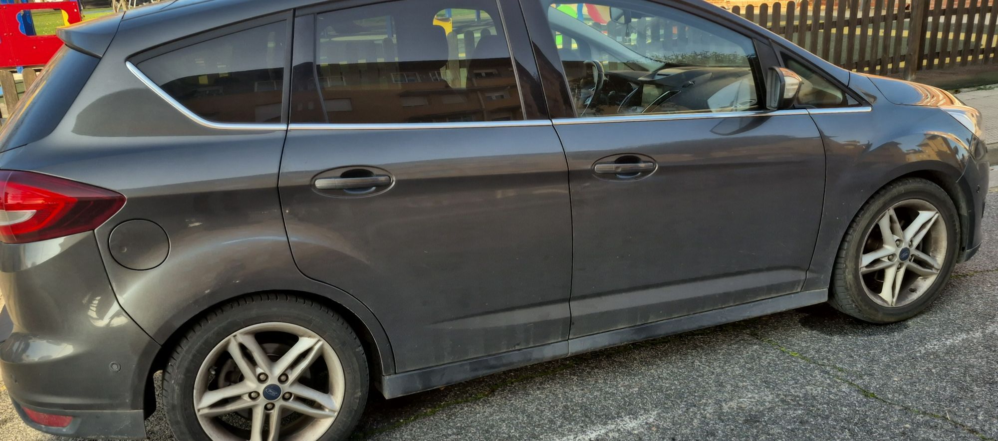 Foto del FORD C-Max Grand  1.5TDCi Titanium PS 120