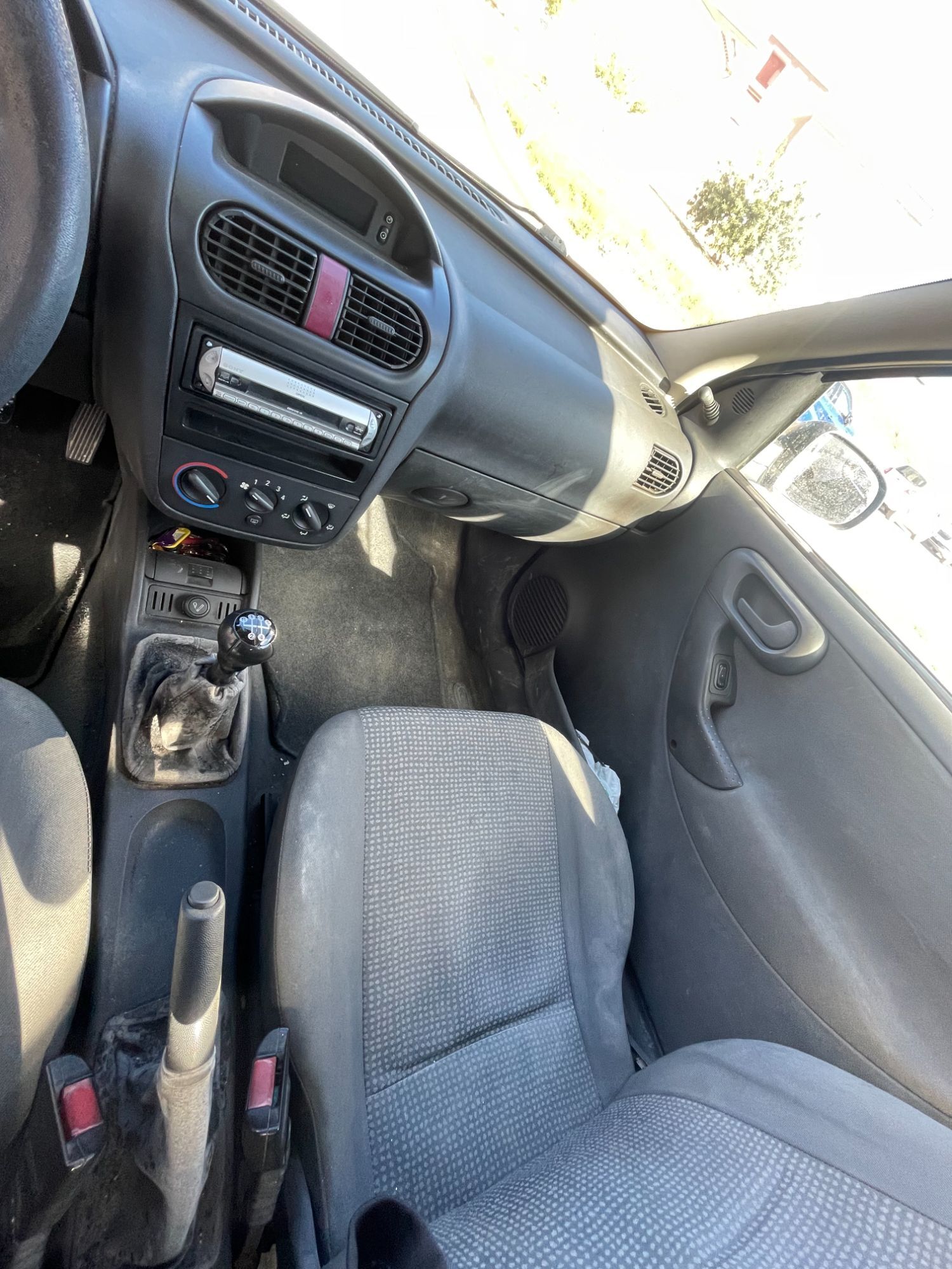 Foto del OPEL Corsa 1.2 16v Joy