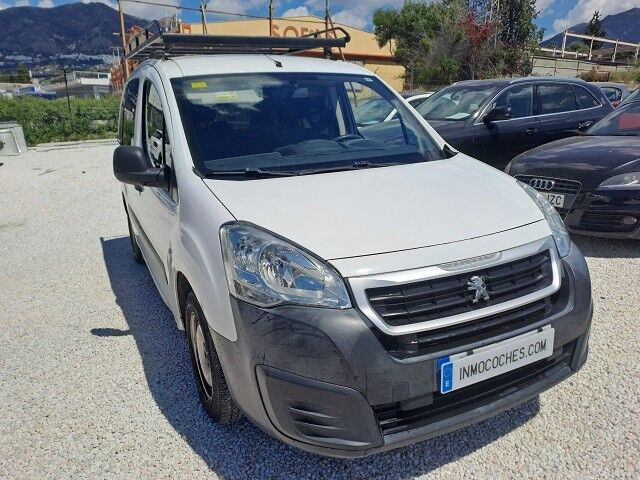 Foto del PEUGEOT Partner Tepee 1.6BlueHDI Active 100