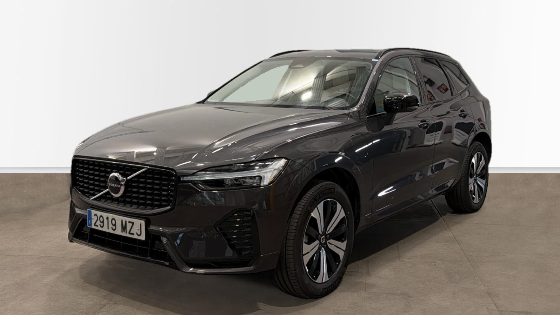 VOLVO XC60 (T6 Recharge Plus Dark AWD Auto 257 kW (350 CV)) en Madrid