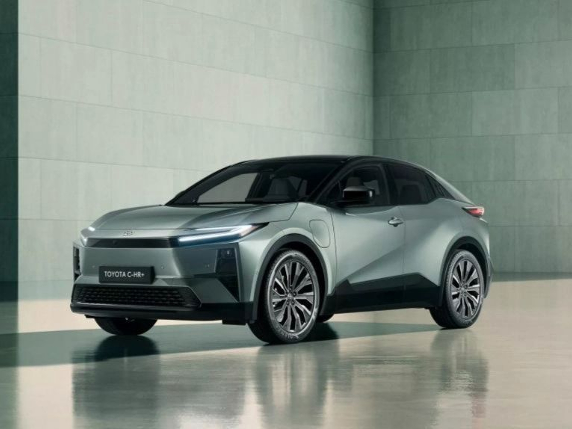 Imagen de TOYOTA C-HR +