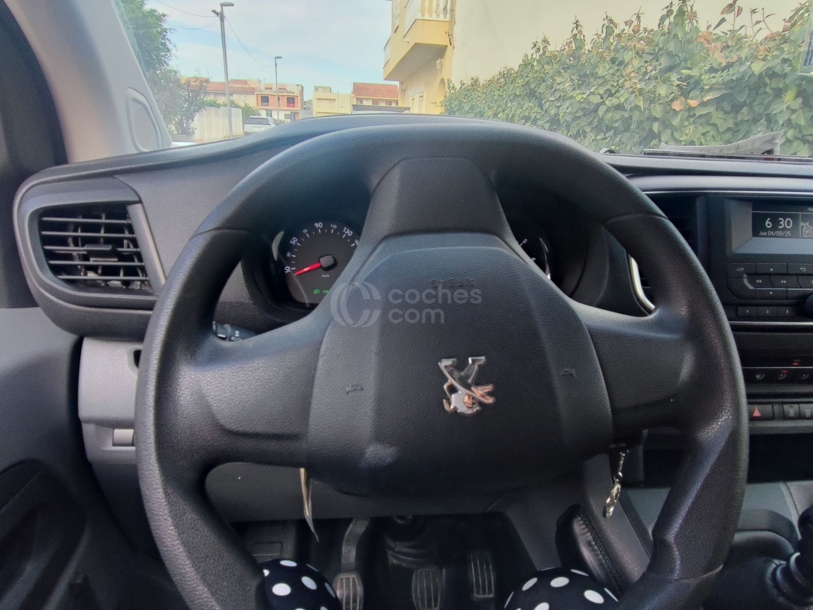 Foto del PEUGEOT Expert Combi Standard 2.0BlueHDi S&S 150