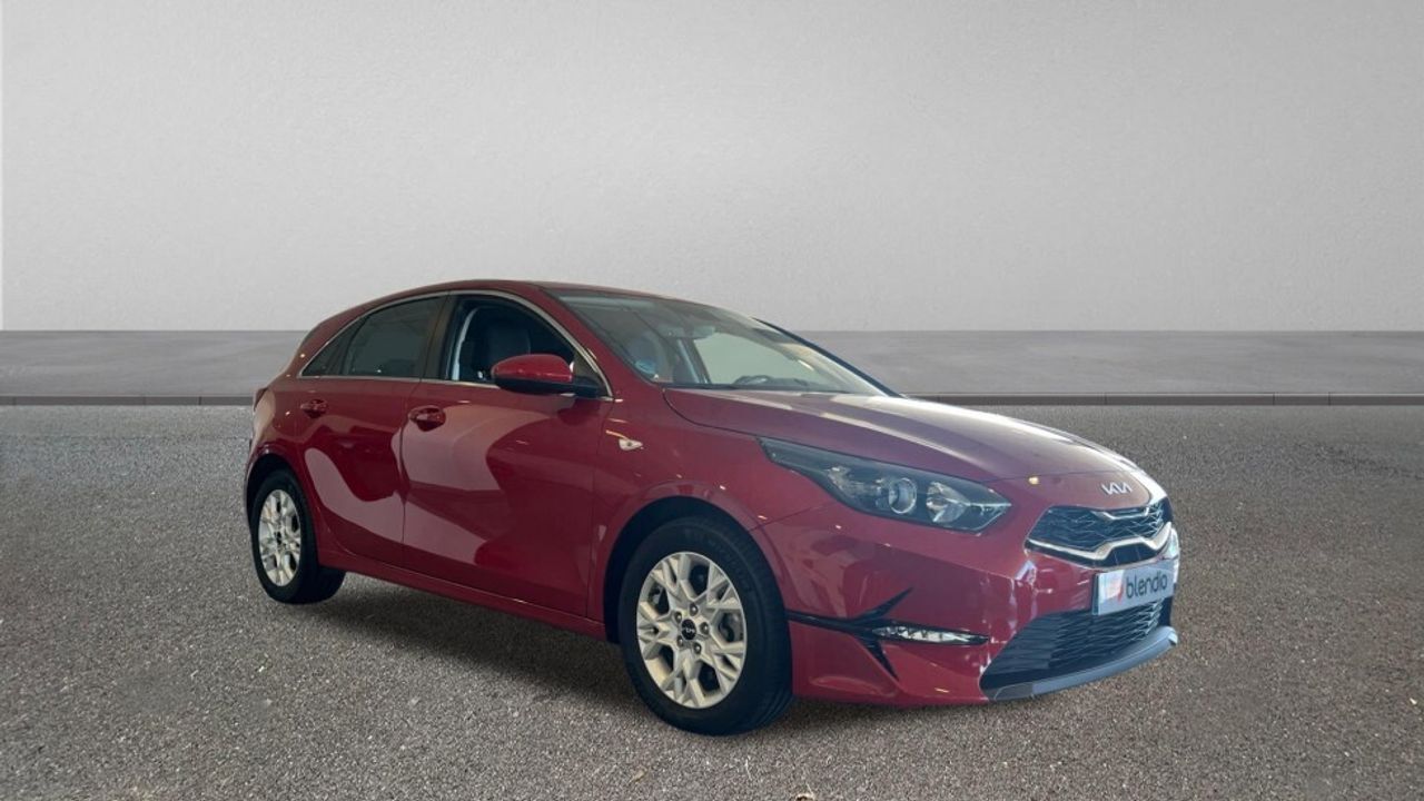Foto del KIA Ceed 1.6 MHEV iMT Drive 136