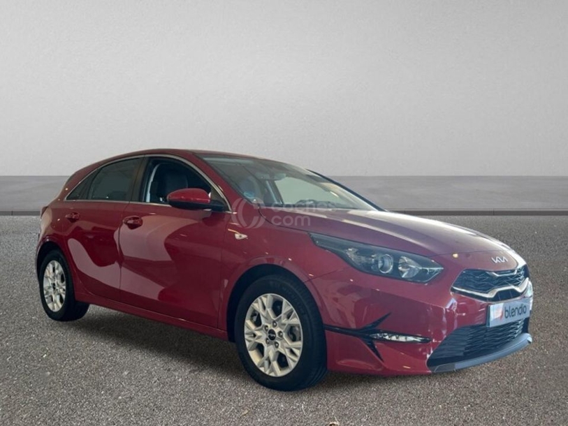 Foto del KIA Ceed 1.6 MHEV iMT Drive 136
