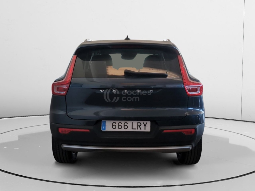 Foto del VOLVO XC40 T3 Momentum Pro Aut.