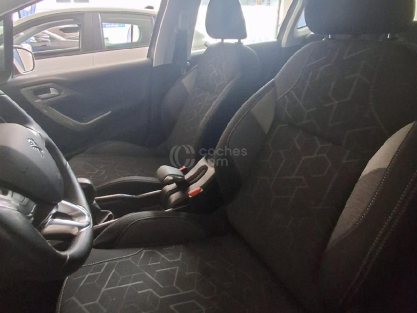 Foto del PEUGEOT 2008 1.2 PureTech Active 82