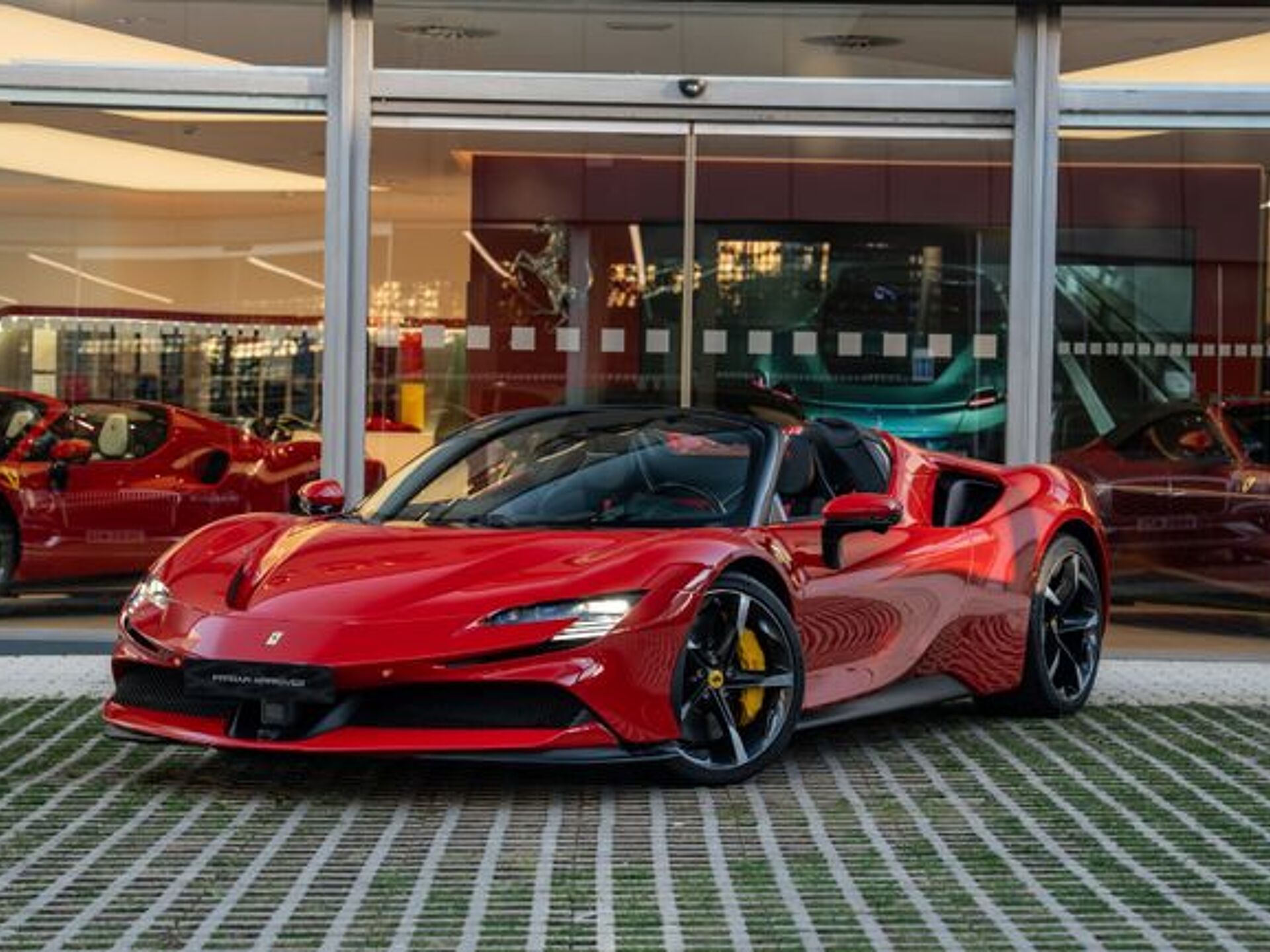 Imagen 1 de FERRARI SF90