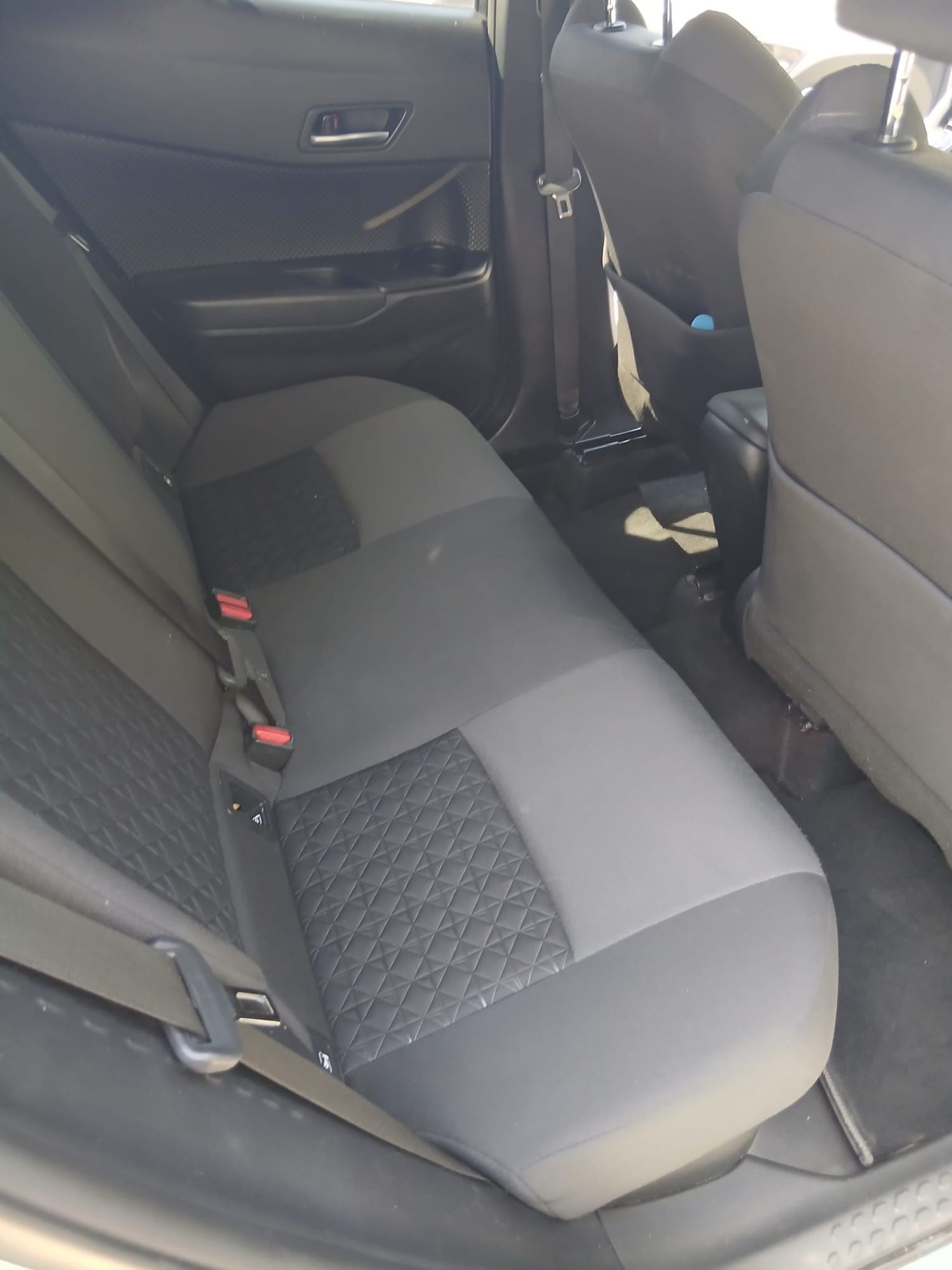 Foto del TOYOTA C-HR 125H Advance