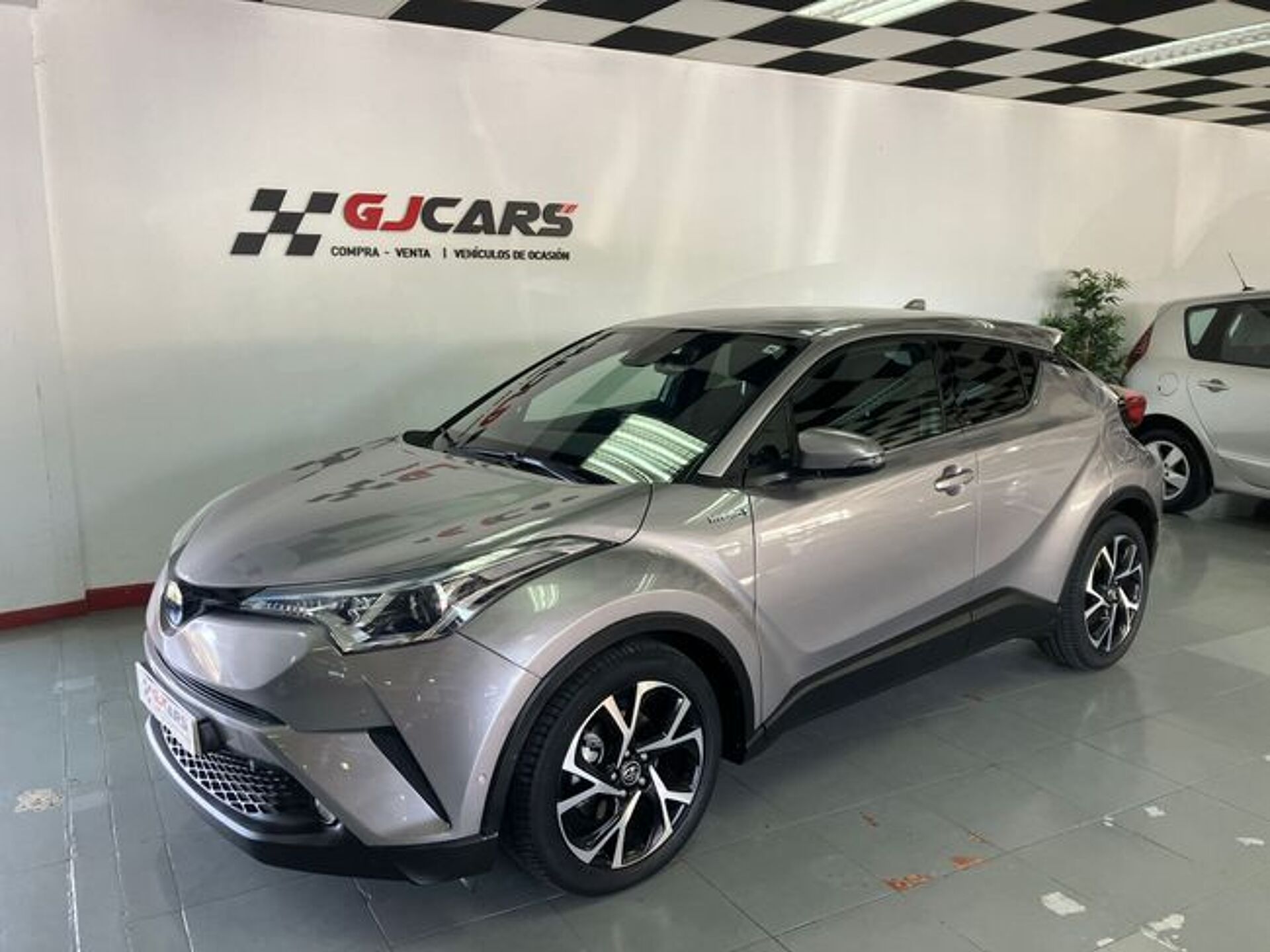 Imagen 1 de TOYOTA C-HR