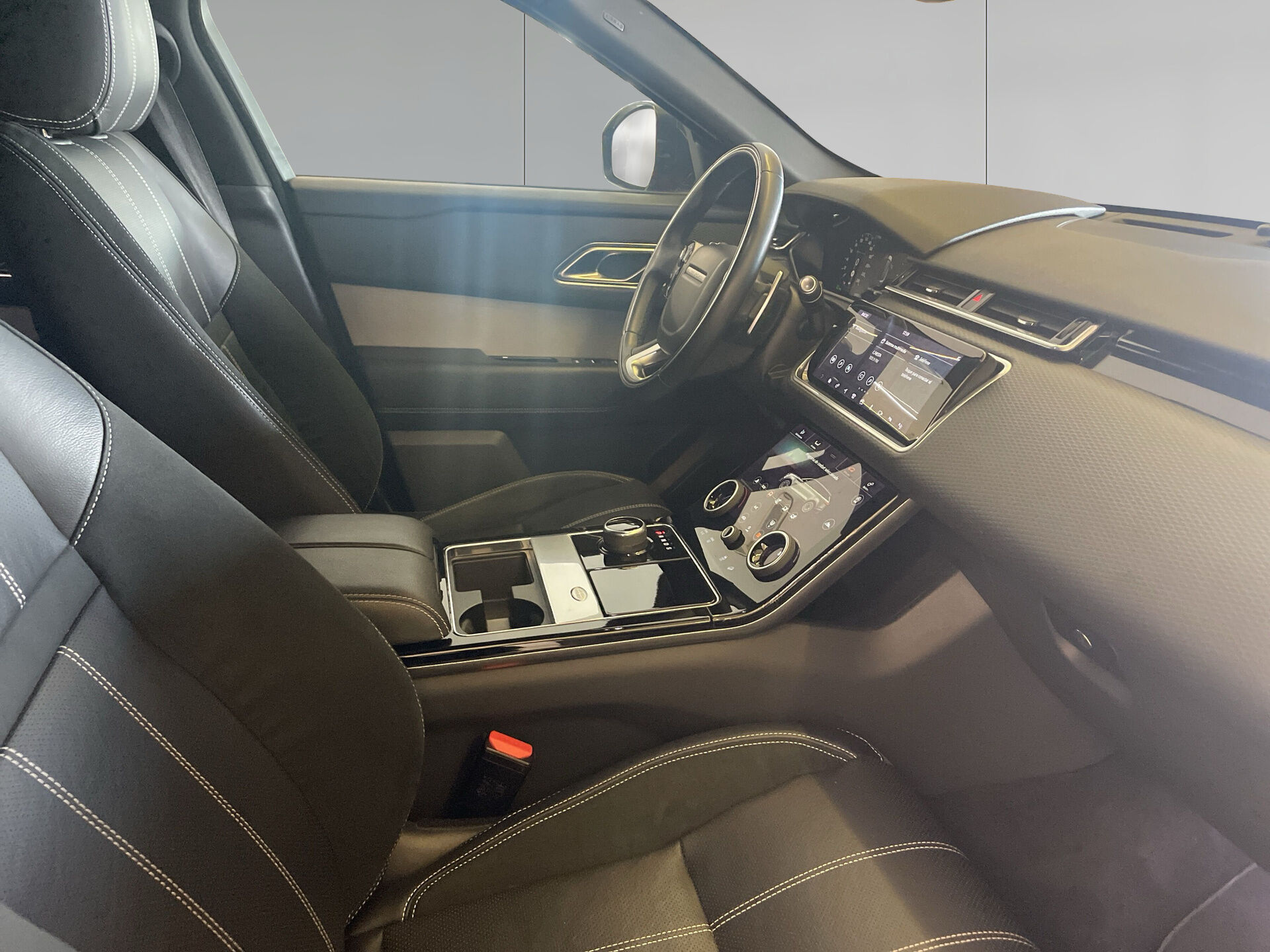 Foto del LAND ROVER Range Rover Velar 2.0D R-Dynamic S 4WD Aut. 180