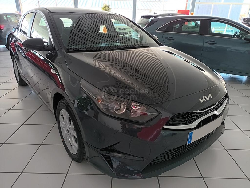Foto del KIA Ceed 1.6 MHEV iMT Eco-Dynamics Drive 136