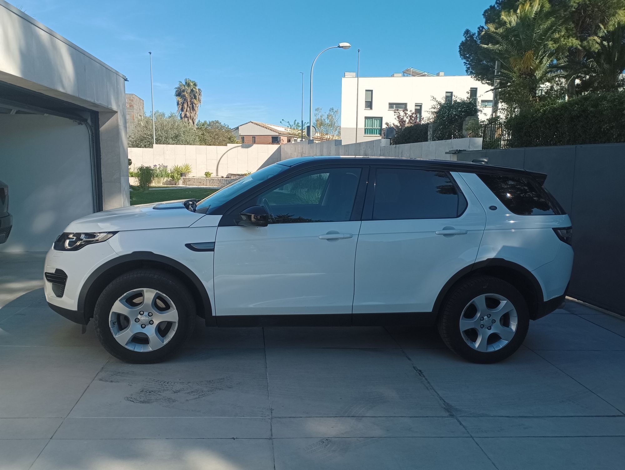 Foto del LAND ROVER Discovery Sport 2.0eD4 SE 4x2 150